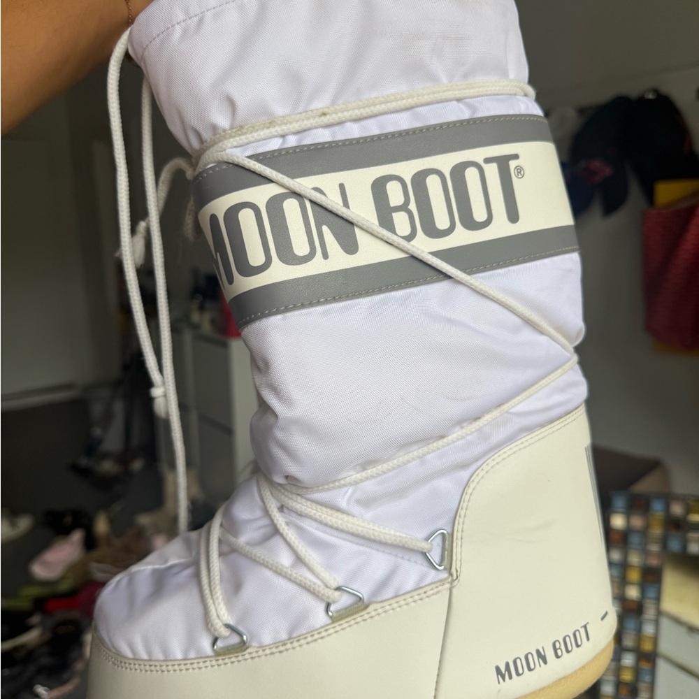 Moon Boot White and Gray Winter Boots